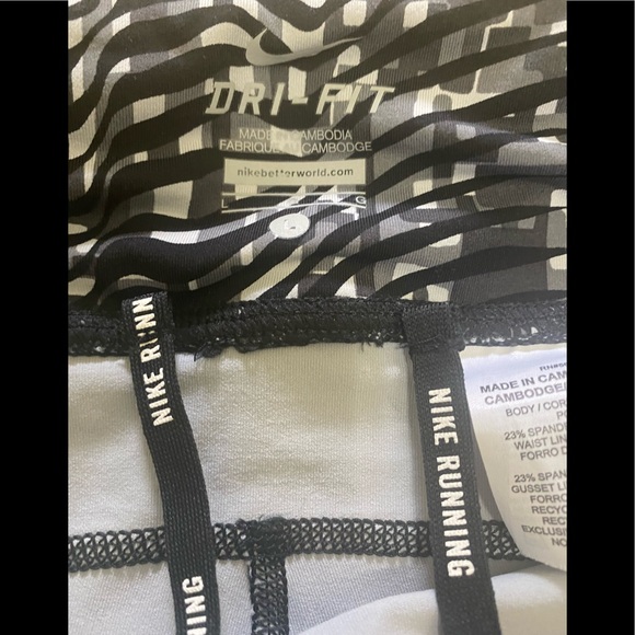 Nike Running Dri Fit Shorts Women’s Large - Picture 4 of 6